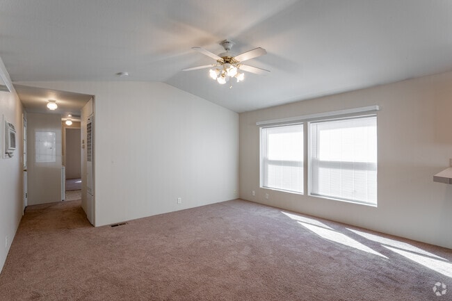 2HAB, 1BA - 900 ft²