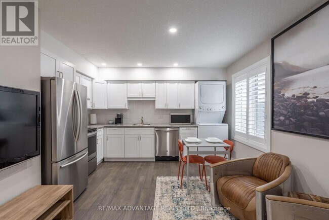 Photo - 30 Compass Trail