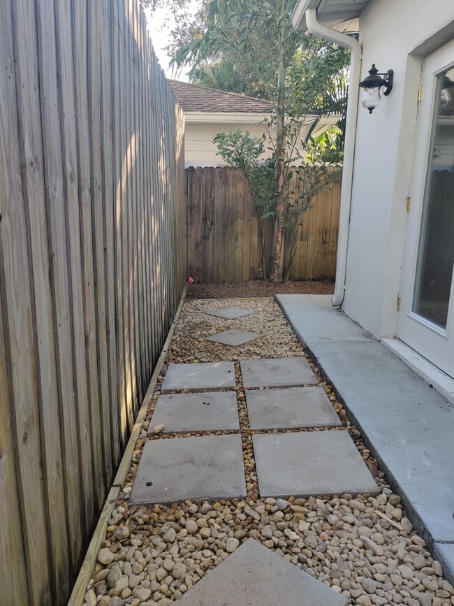 Photo - 3109 W Oakellar Ave House