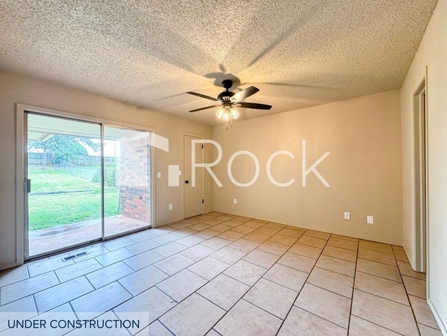 Photo - 7024-26 Woodlake Duplex Unidad 7024 Woodlake Dr