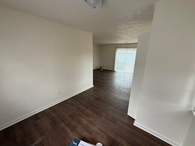 Photo - 752 Gatehouse Pl