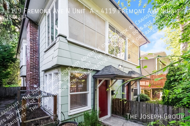 Building Photo - 4119 Fremont Ave N Unit 4119 Fremont Ave N   A Seattle