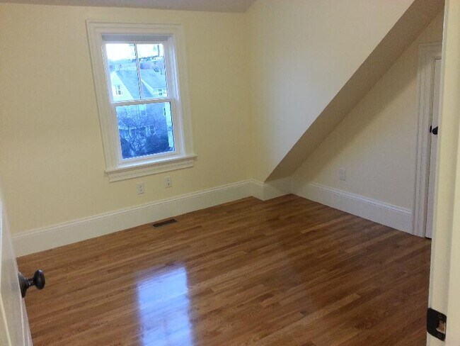 Photo - 84 Linden St