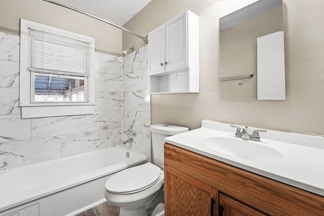 Photo - 7227 Orchard Ave