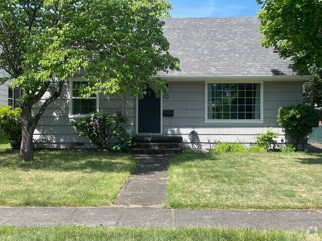 Building Photo - 3355 NE 84th Ave Rental