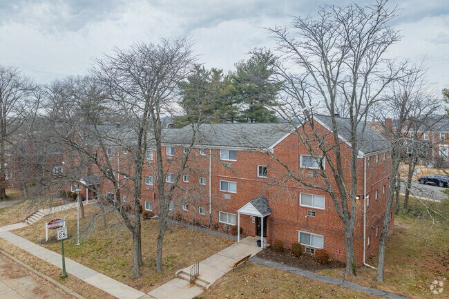 Oakridge Apartments - Oakridge Apartments