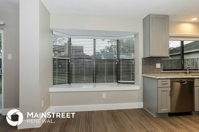 Photo - 15518 4 Leaf Dr