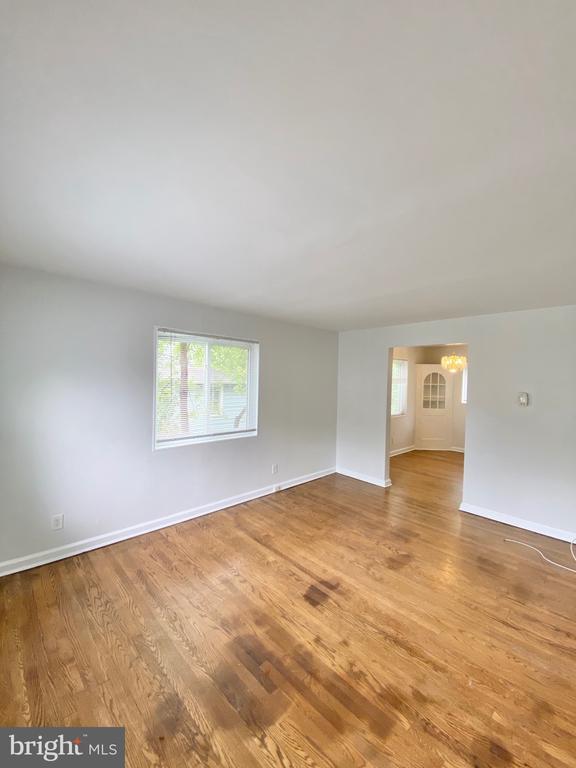 Building Photo - 41 E Windsor Ave Rental