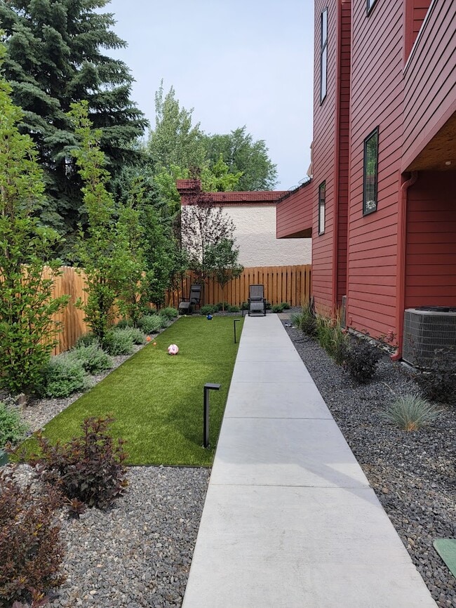 Photo - 109 Spruce St