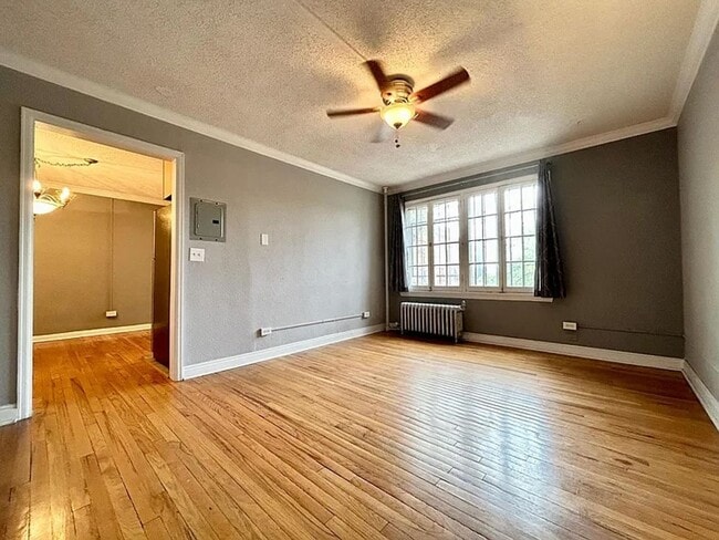 Building Photo - Gorgeous 2-bedroom, 2-bath condo near Chee... Unit 4