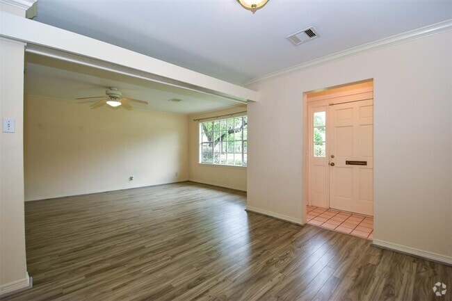 Building Photo - 4605 Pine St Rental