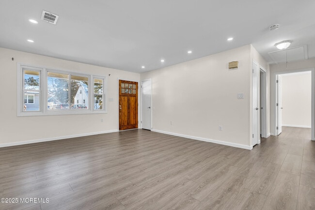 Photo - 140 Main Bayway