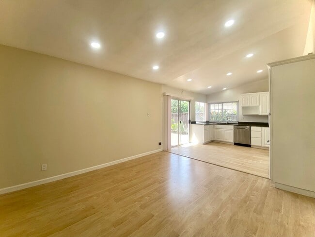 Photo - Bright Updated 4 Bedroom Home with Spacious Yard for Rent - Union City!