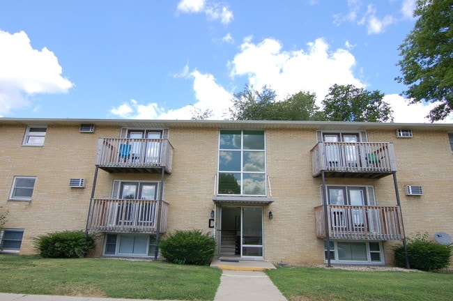 Photo - Bay Terrace Apartments