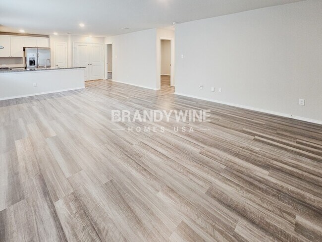 Photo - 7014 Winding Shelf