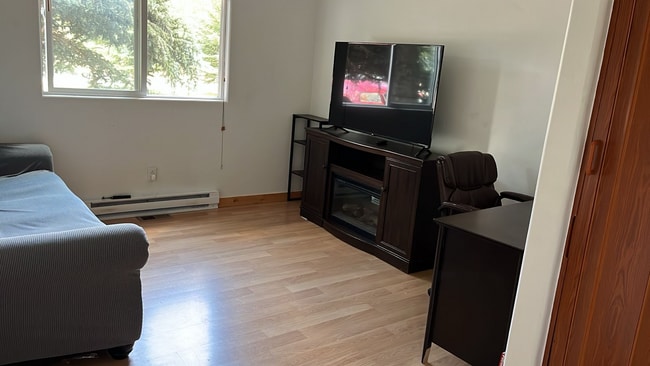 91 Alpine Rd Unidad apartment