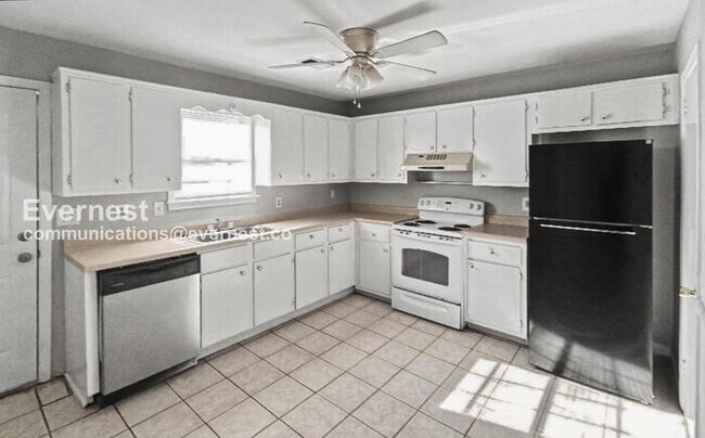 Photo - 2463 Hampstead Dr