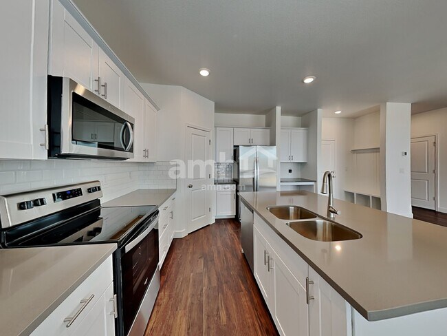 Photo - 17138 Puget Ave