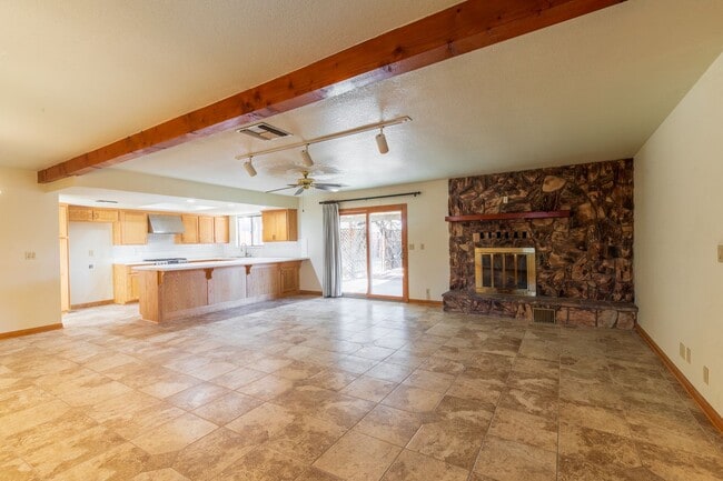 Photo - 3 bed, 2 bath home AVAILABLE NOW FOR RENT! $1,800/month.