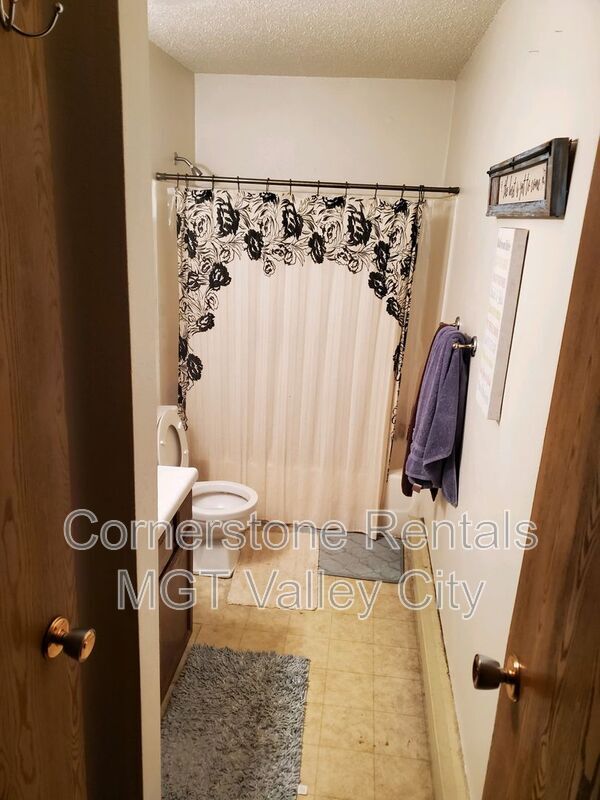 Photo - 900 9th Ave SE