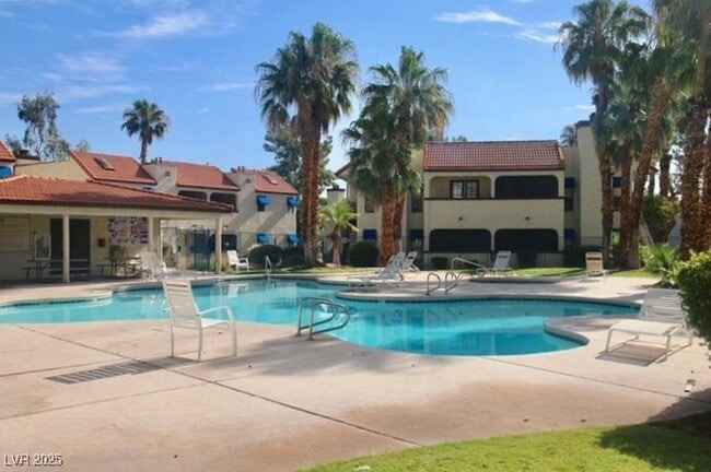 Building Photo - 6133 W Oakey Blvd Unit B Rental