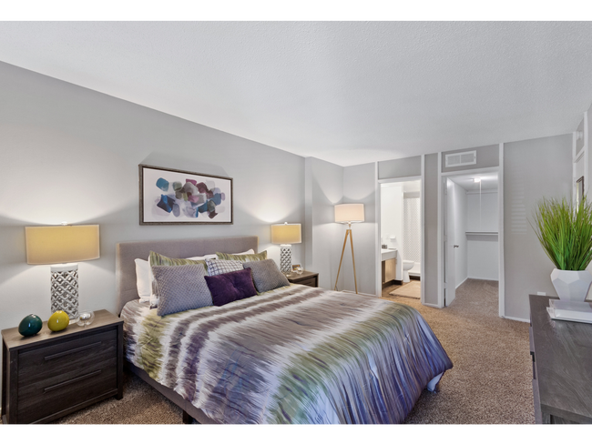 Beautiful Bedroom with Bathroom and Walk-in Closet | Apartments For Rent Maryland Heights Missouri | Haven on The Lake