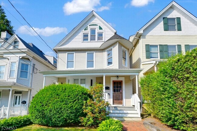 Photo - 113 Maple Ave House