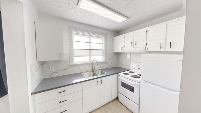 Photo - 9515-9100 100 Ave. Unit 101