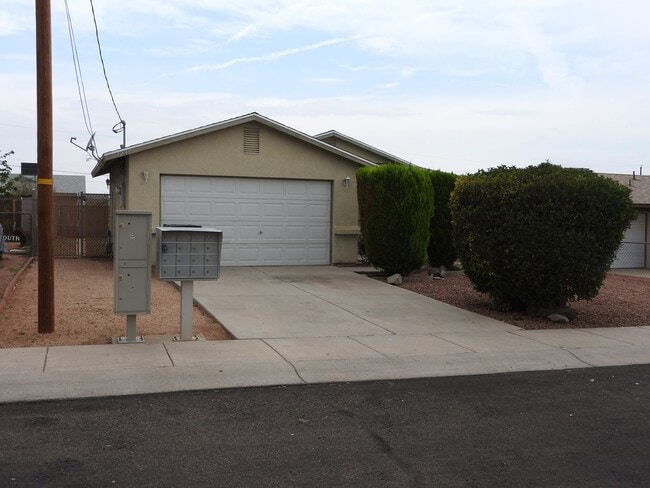 Building Photo - Three bedroom home