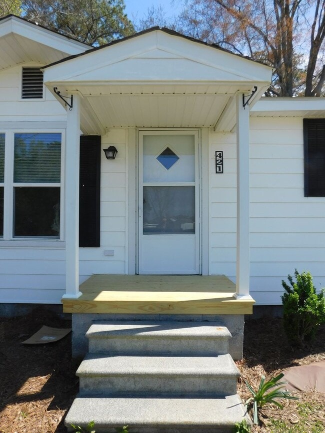 Photo - 421 Church Rd