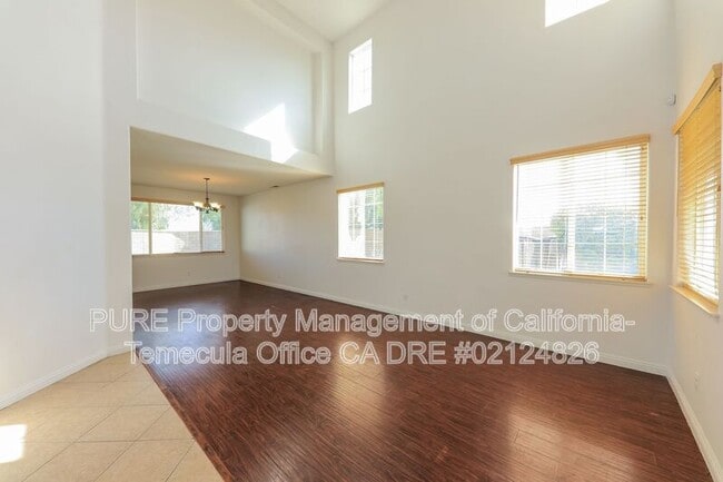 Photo - 35964 Camelot Cir