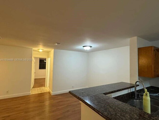 Photo - 11211 W Atlantic Blvd Unidad 208