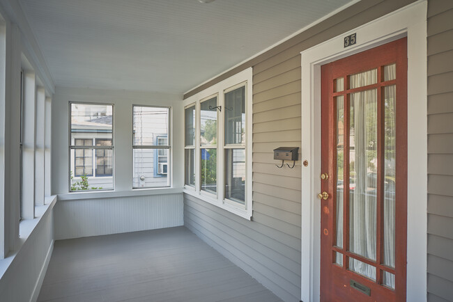 Front porch / entrance - 35 Argyle Ave Apartment Unit 1st Floor