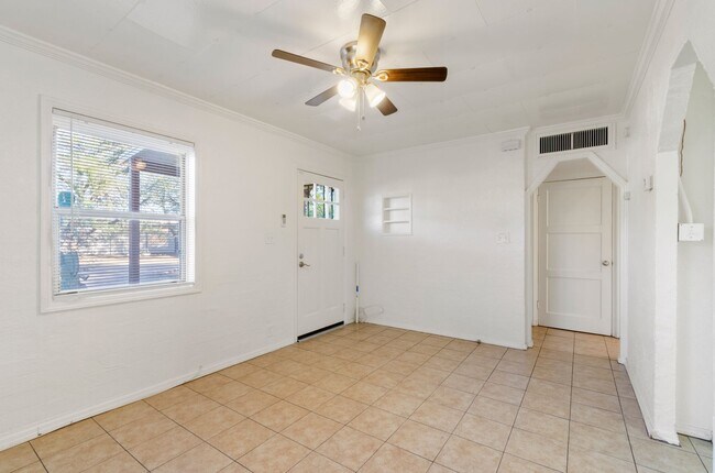 Photo - 3715 E Glenn St Unidad 2