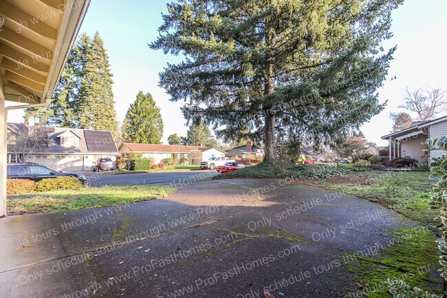 Photo - 14210 SW Rochester Dr