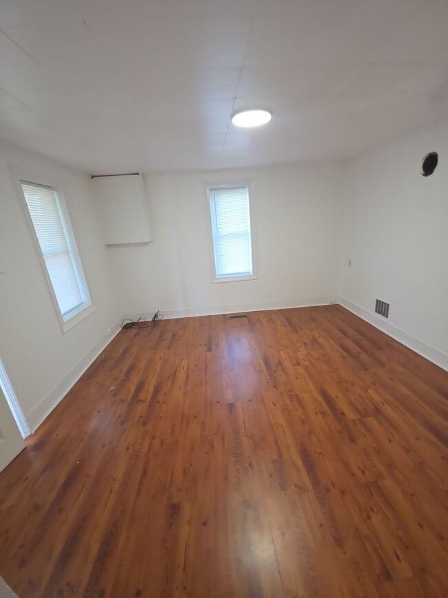 Photo - 613 Evans St