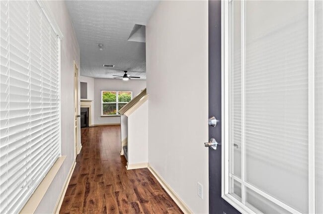 Photo - 867 Crested Hawk Trail