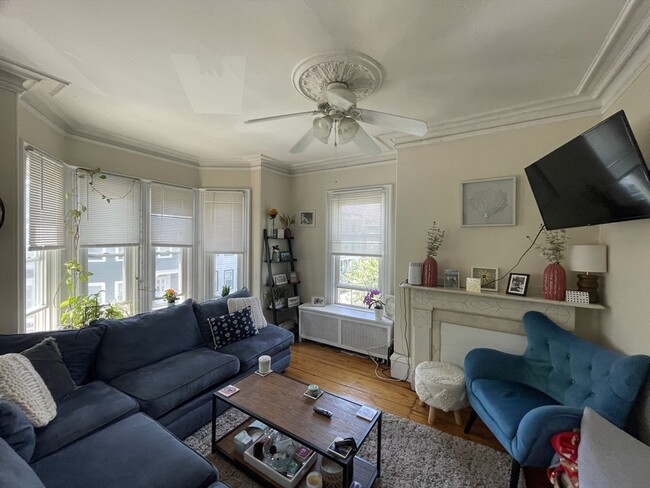 Photo - 648 E 6th St Apartamento Unidad 2