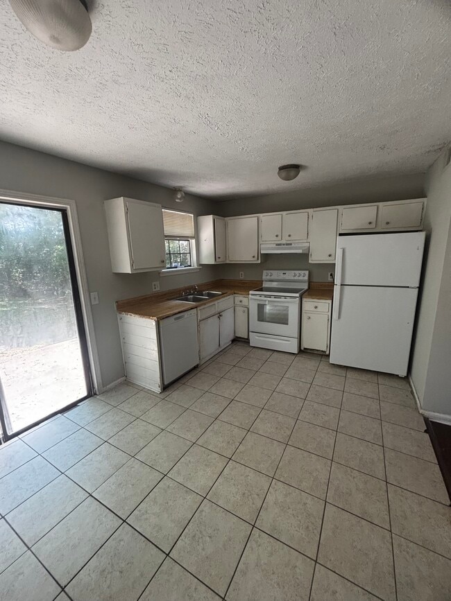 Building Photo - 286 Plus Park Blvd Rental
