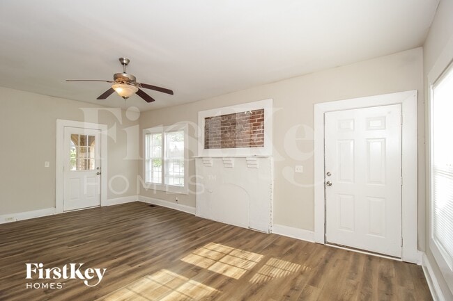 Photo - 1387 Beecher St SW