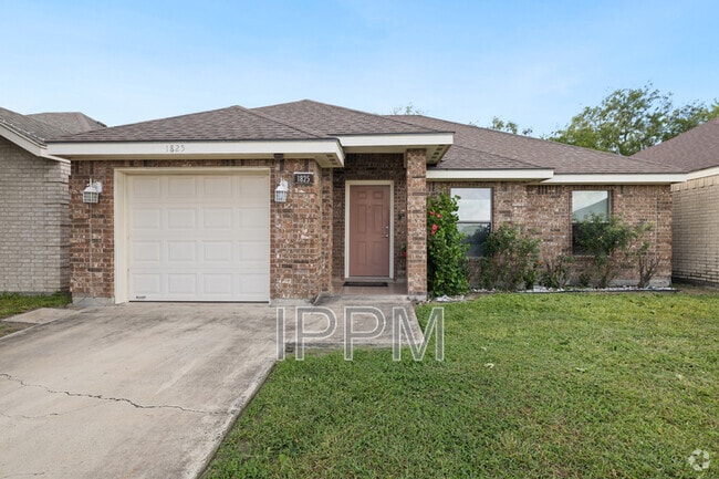 Building Photo - 1825 Treasure Oaks Dr Rental