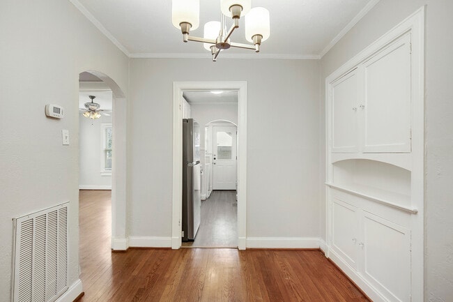 Photo - 5924 La Vista Dr