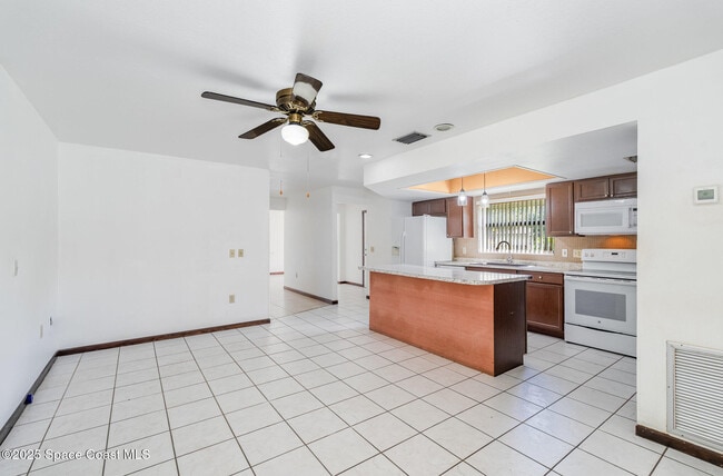 Photo - 178 Cinnamon Lake Cir