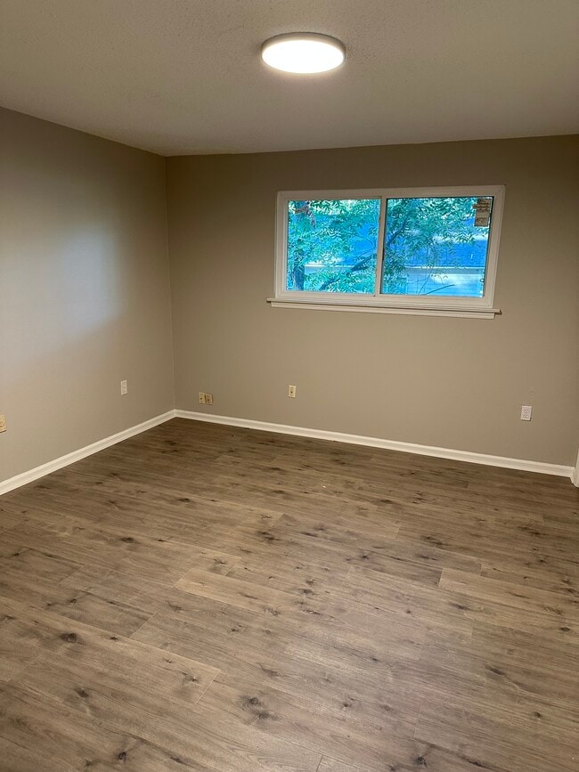 Dormitorio - 815 Raleigh St