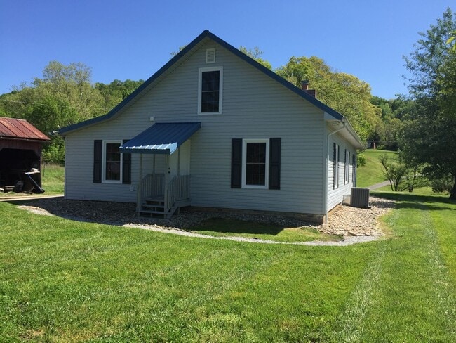 Photo - Remodeled Farm Home in Morristown 2 Bed + ...