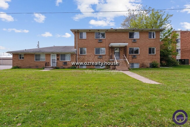 Building Photo - 1733 Christian Ave Unit 5