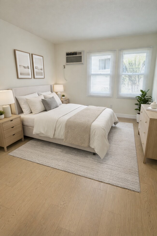 Photo - 600 E Garfield Ave Unit 19