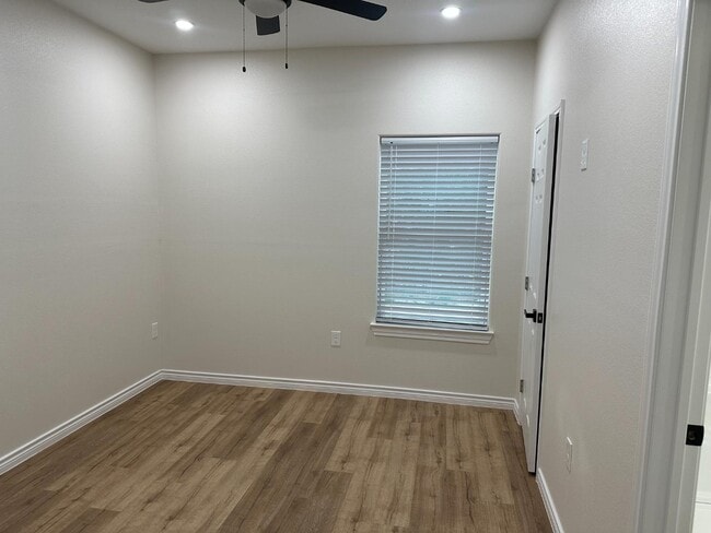 Photo - 210 Pierce St