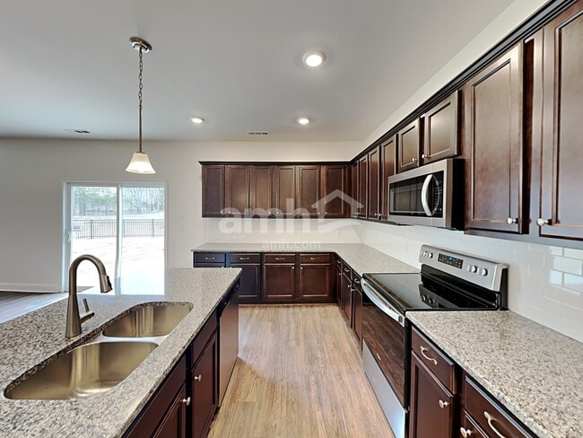 Photo - 1364 Lomond Dr