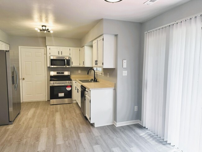 Photo - 234 Jonathans Way